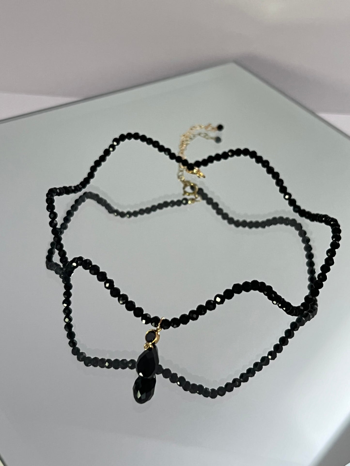 Elegance In Motion: The Wave Curve Necklace